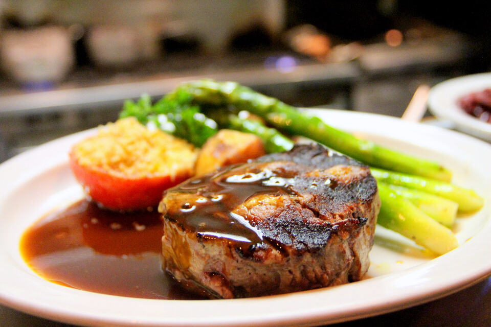 Bife de chorizo con guarnición